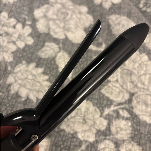 1" Curling Iron - Black - Picture 4 of 5